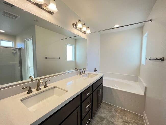 Building Photo - 307 Ninos Dr