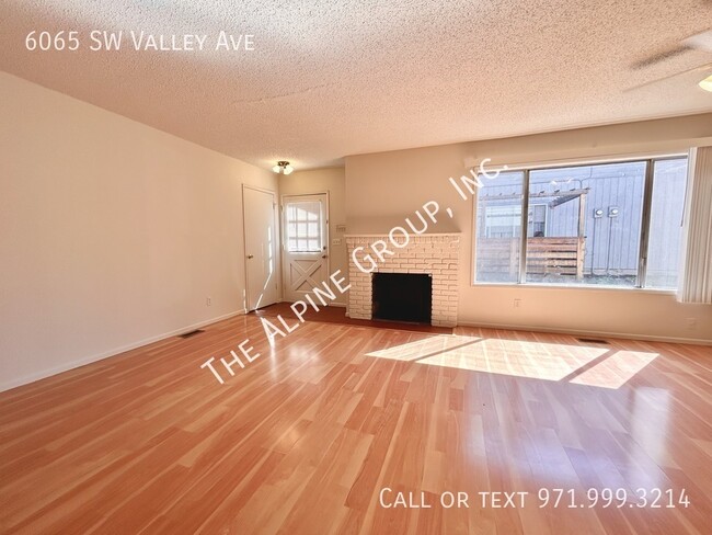 Building Photo - 2 Bedroom Townhome in Beaverton off Allen ...