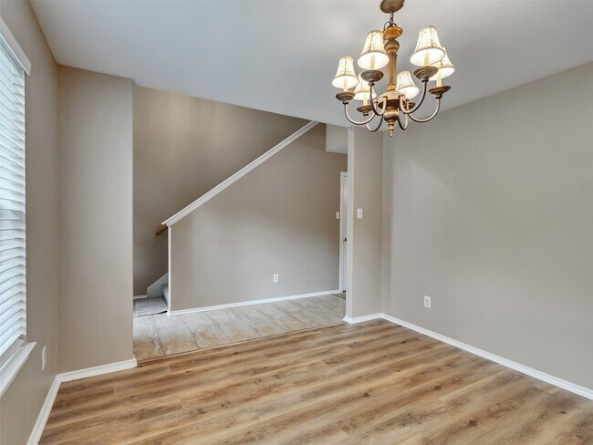 Building Photo - 34 W Sage Creek Pl