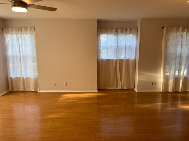 Building Photo - GATED COMMUNITY  |  STONE OAK  |  4 BEDROO...