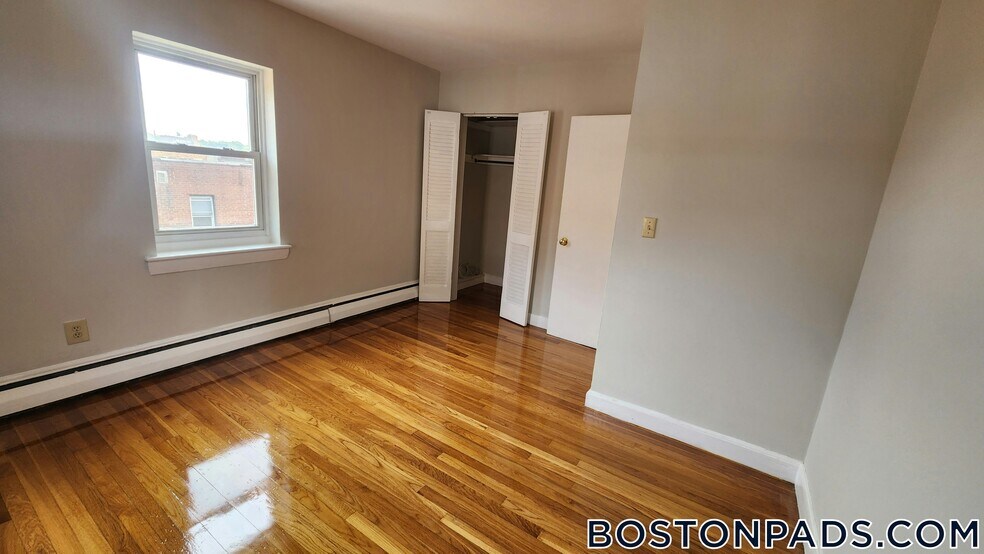 Building Photo - 65 Chiswick Rd