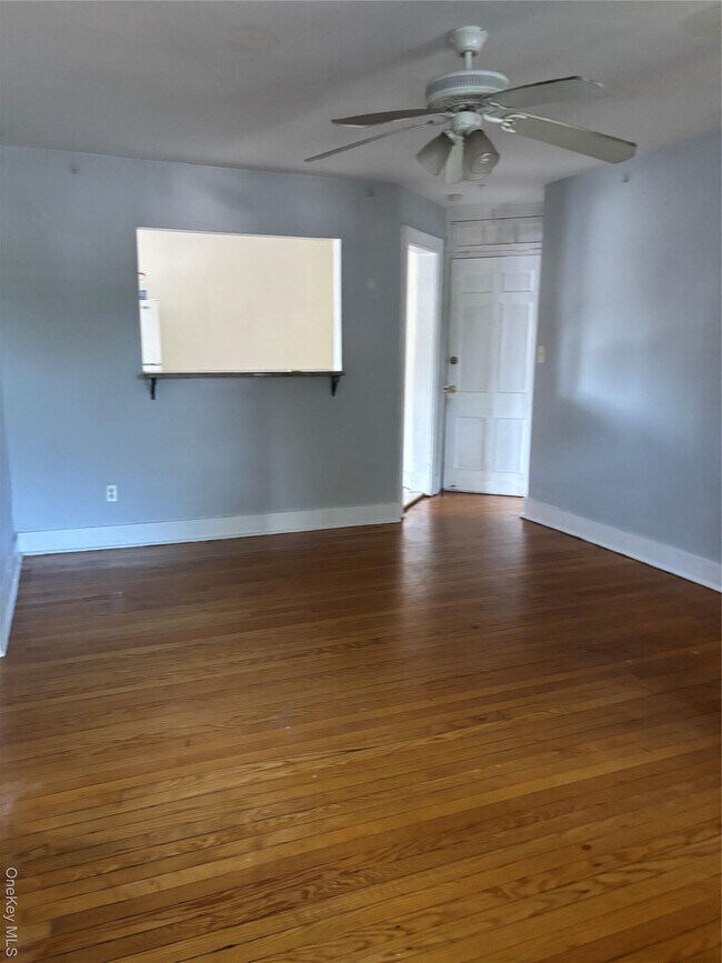 Building Photo - 457 Montauk Hwy