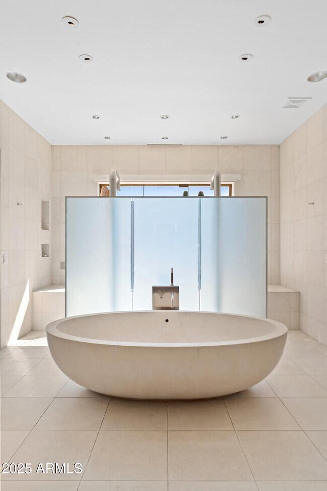 Building Photo - 9191 E Happy Hollow Dr