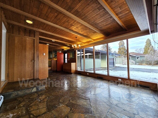 Building Photo - 621 S 14th Ave