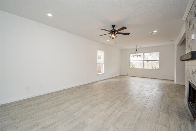 Building Photo - 1510 Plumwood Dr