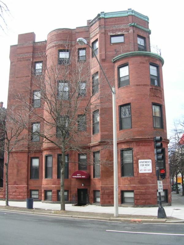 Building Photo - 585 Beacon St