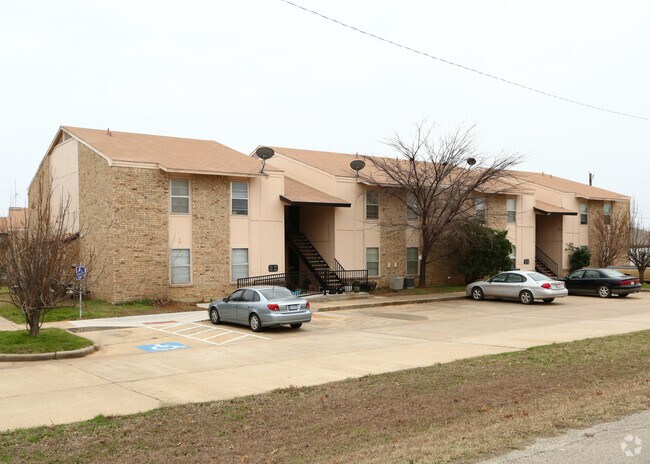 Primary Photo - Waterwood Apartments