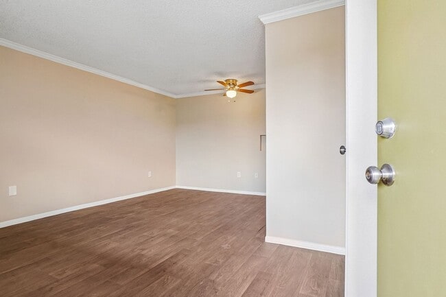 Interior Photo - Knollwood and Tanglewood Apartments