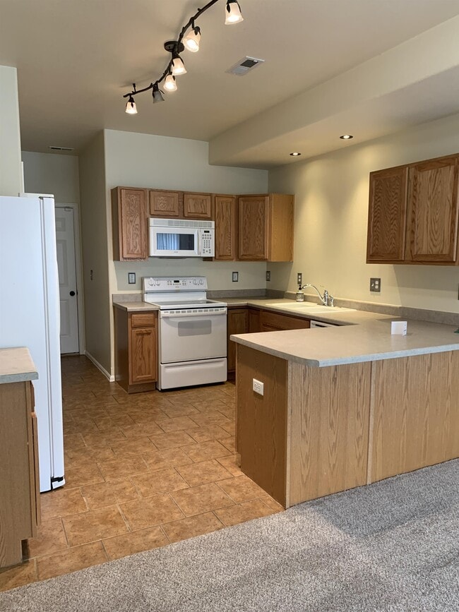 Building Photo - 755 Hailey Glenn View
