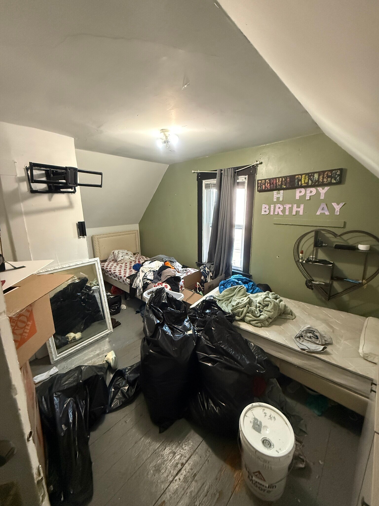 Building Photo - 509 Medford St