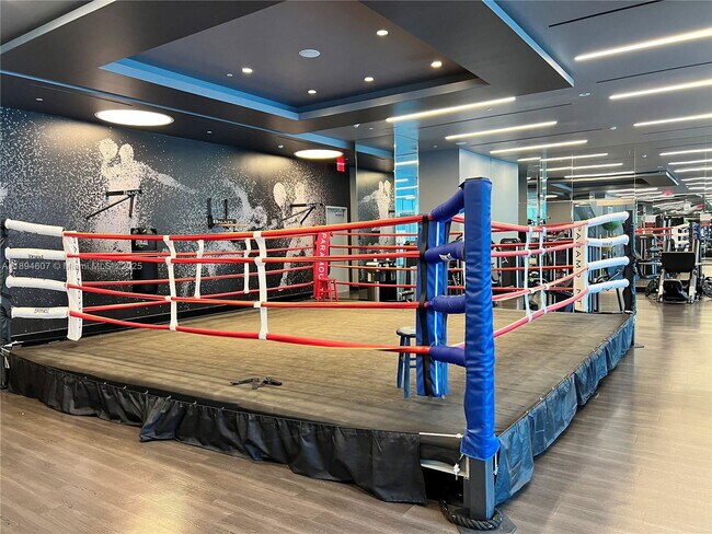 Building Photo - 851 NE 1st Ave