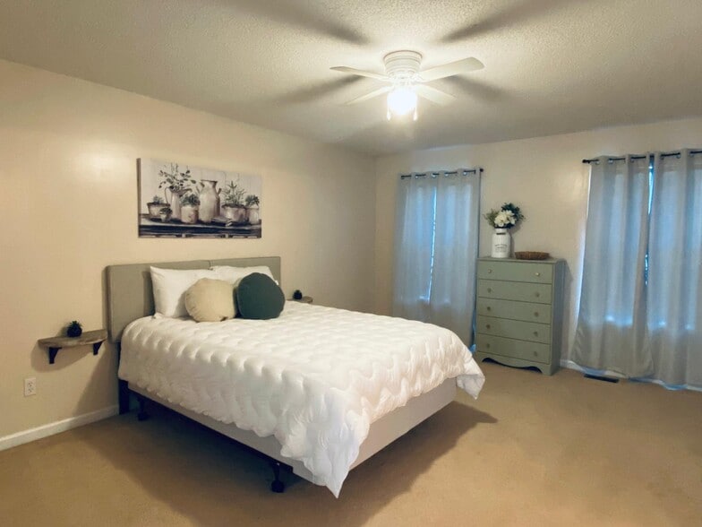 Building Photo - 120 Claremont Ave