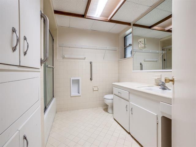 Building Photo - 3731 Vancouver Dr