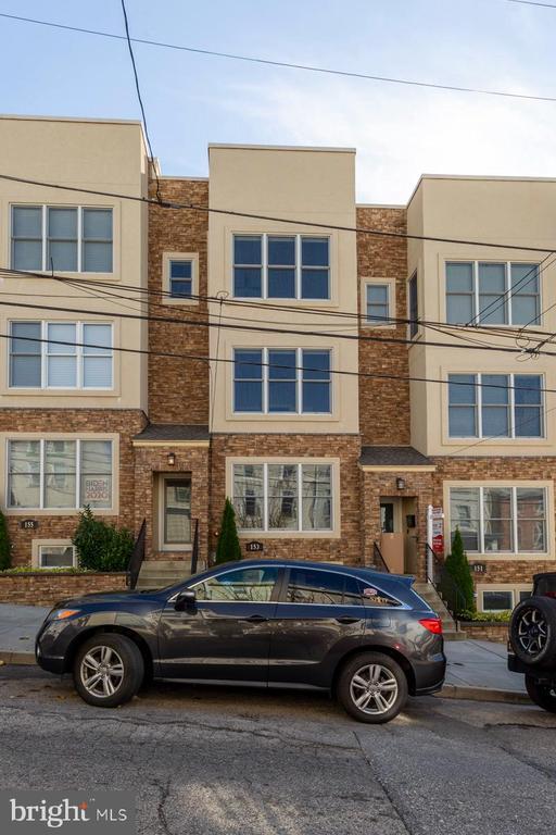 Building Photo - 153 Levering St