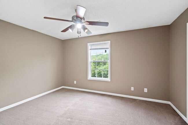 Building Photo - 524 Patriot Park Ct