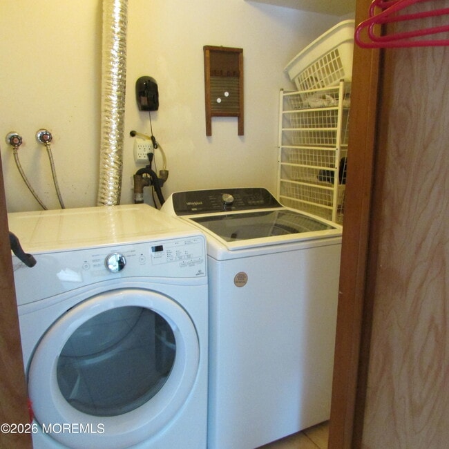 Building Photo - 31 Pine St