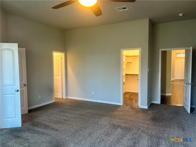 Building Photo - 1127 Kiskadee Branch Dr