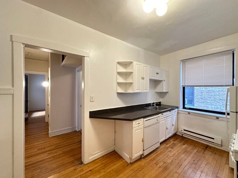 Building Photo - 1030 Dempster St