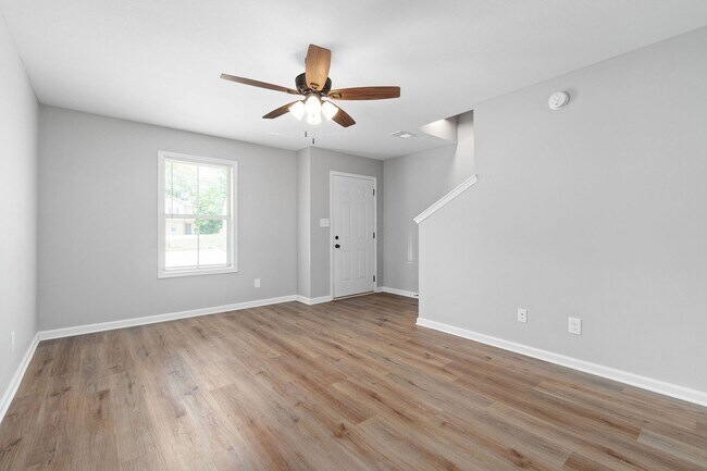 Building Photo - 223 Smithson Ln