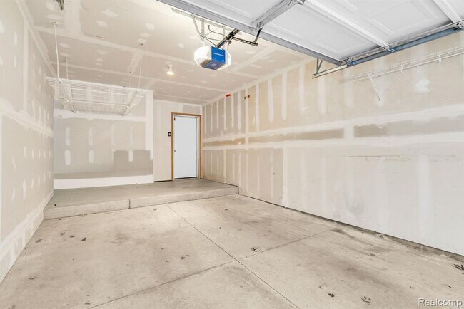 Building Photo - 8208 Chesapeake Cir