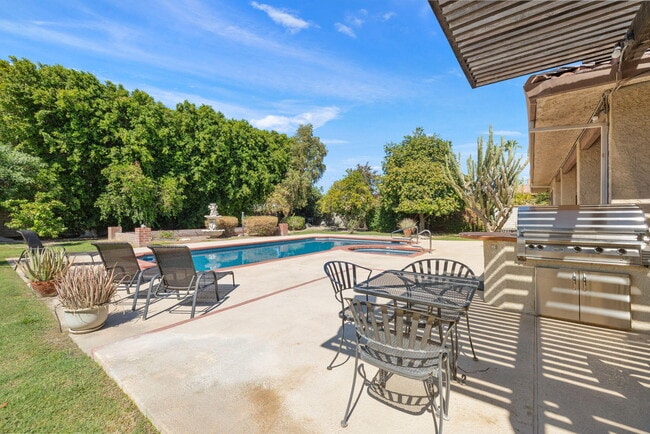 Building Photo - 72056 Palm Haven Dr