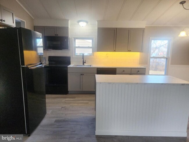 Building Photo - 110 Pennapacker Rd