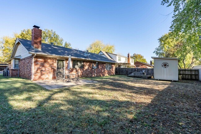 Building Photo - 3 Bed / 2 Bath in Broken Arrow!