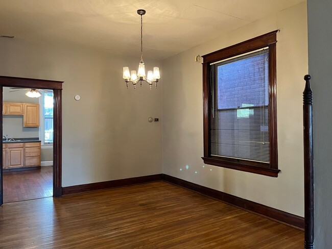 Building Photo - 2102 Maryland Ave