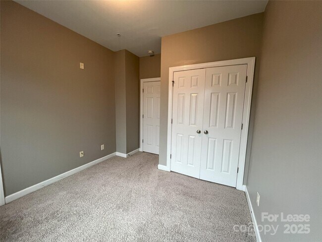 Building Photo - 15125 Jade St