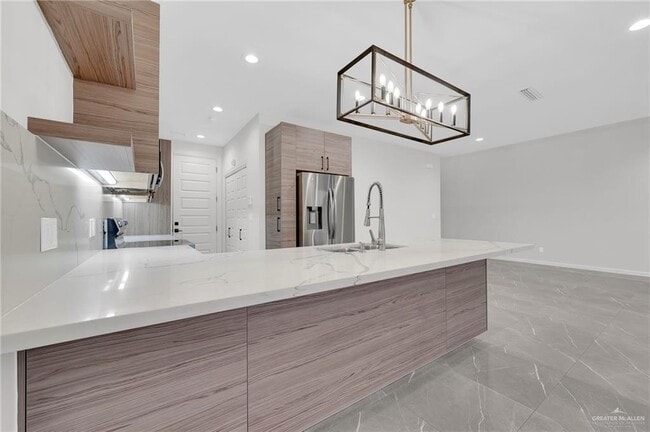 Building Photo - 28 Sunset Dr