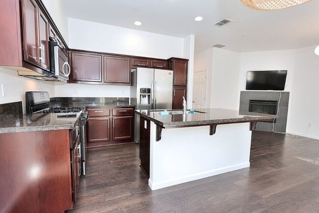 Building Photo - High Demand Park Place Home for Rent!