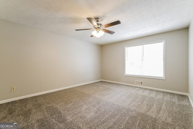 Building Photo - 3120 Revere Cir