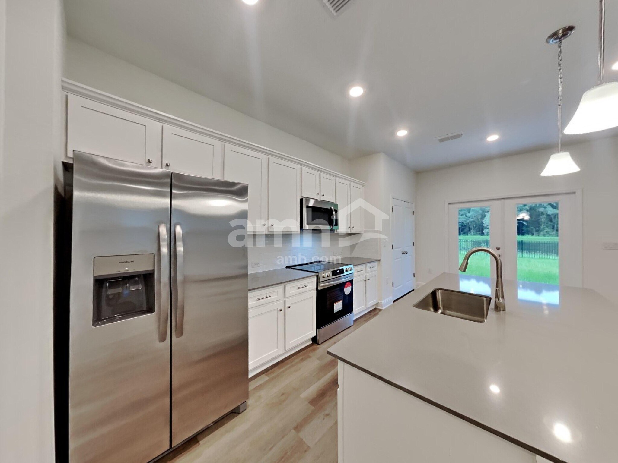 Building Photo - 27143 St Andrews Ave