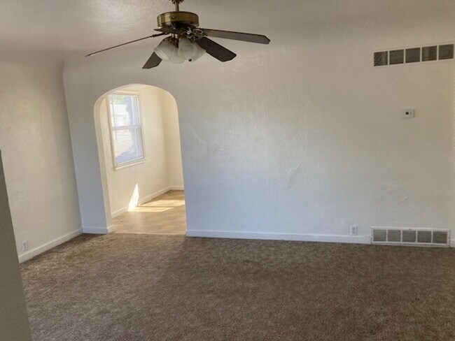 Building Photo - Coming Soon !2 bedroom, one bath home in Caldwell