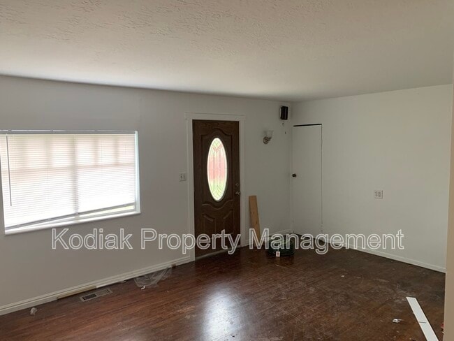 Building Photo - 3739 3325 W