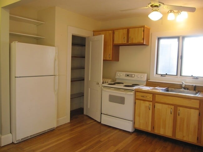 Building Photo - 41 Richwood St