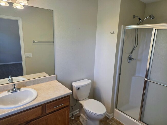 Building Photo - 4543 NE McDougal Ln