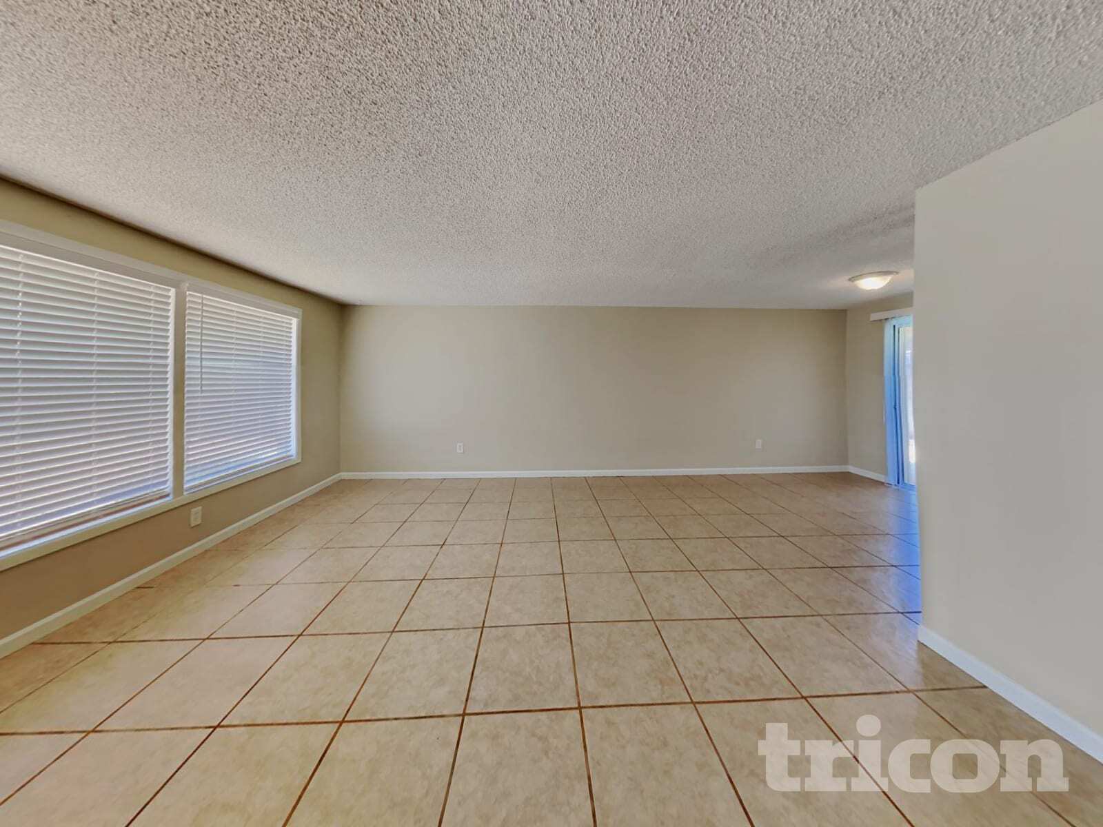 Building Photo - 3830 W Royal Palm Rd