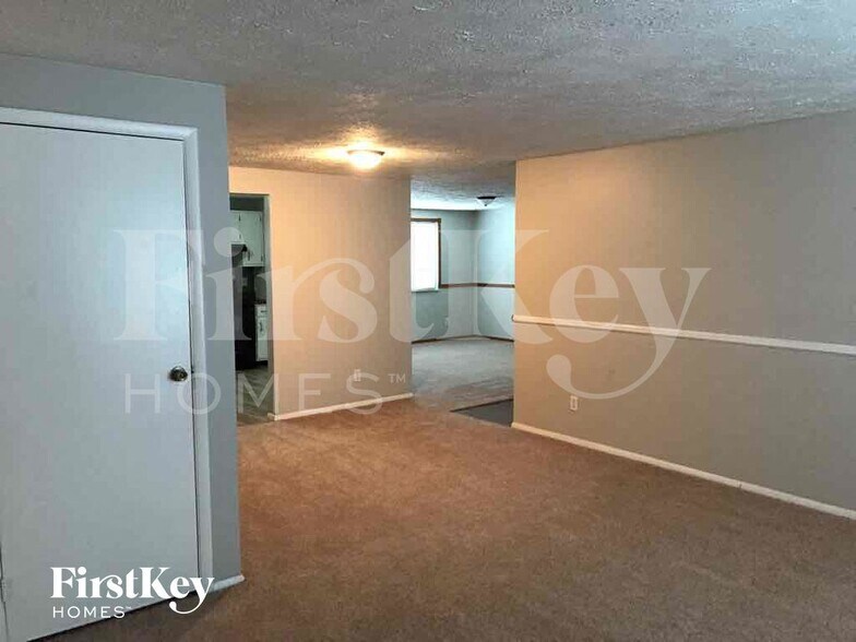 Building Photo - 5901 Pemberly Dr