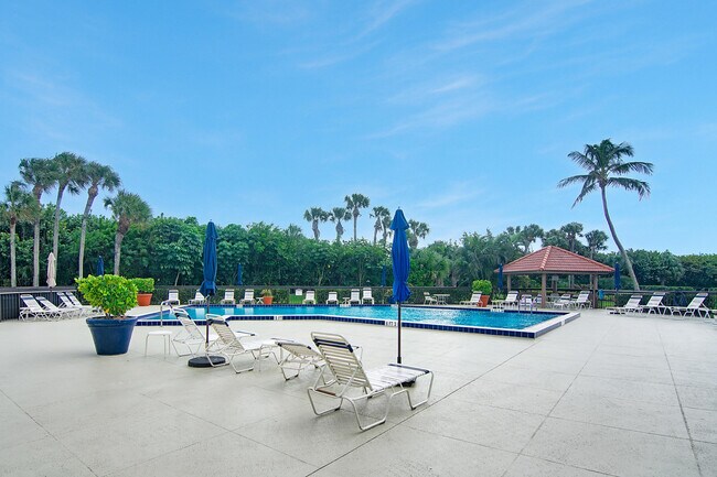 Building Photo - 301 Ocean Bluffs Blvd