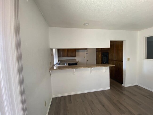 Building Photo - 5348 El Molino Ave