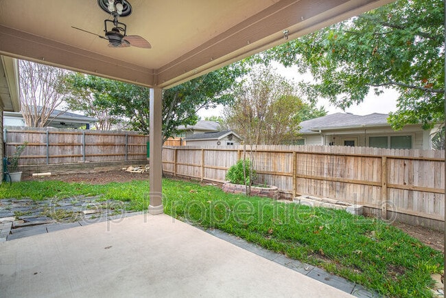 Building Photo - 5132 Columbia Dr