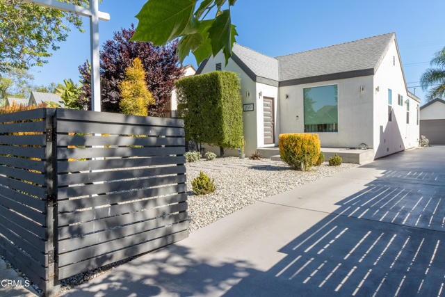 Building Photo - 2020 W 64th St