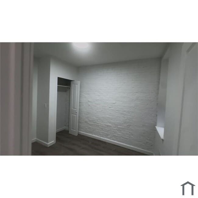 Building Photo - 2859 N Ringgold St
