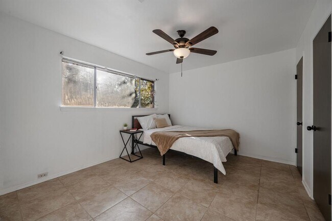 Building Photo - 13200 Running Doe Ln