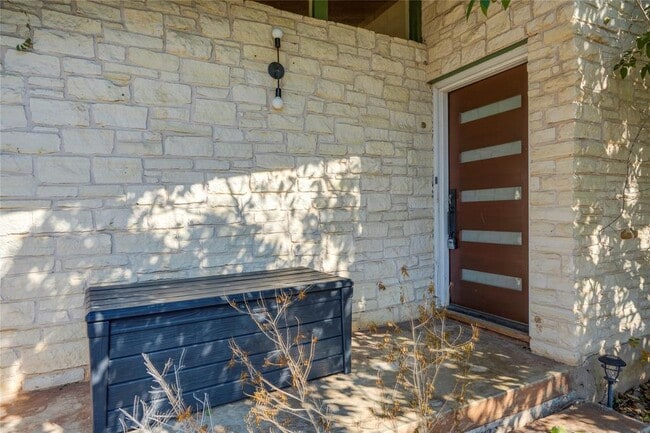 Building Photo - 2404 Barton Skyway