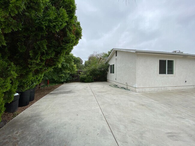 Building Photo - 5775 Baja Dr