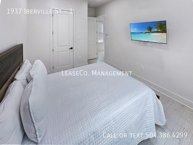 Building Photo - 1937 Iberville St