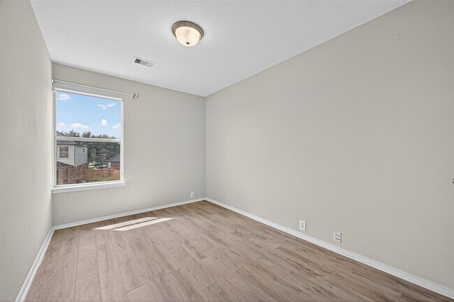 Building Photo - 25311 Mallard Bay Ln