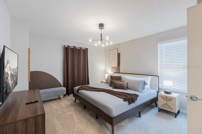 Building Photo - 7215 Oakmoss Loop